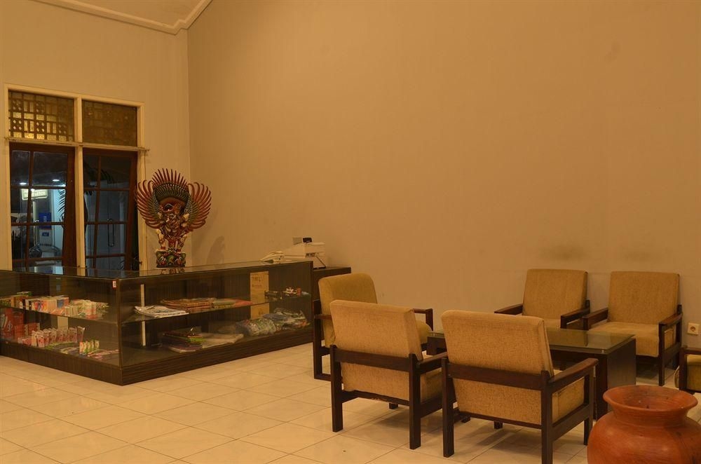 โรงแรมกริย่าอาศรี (Griya Asri Hotel)3