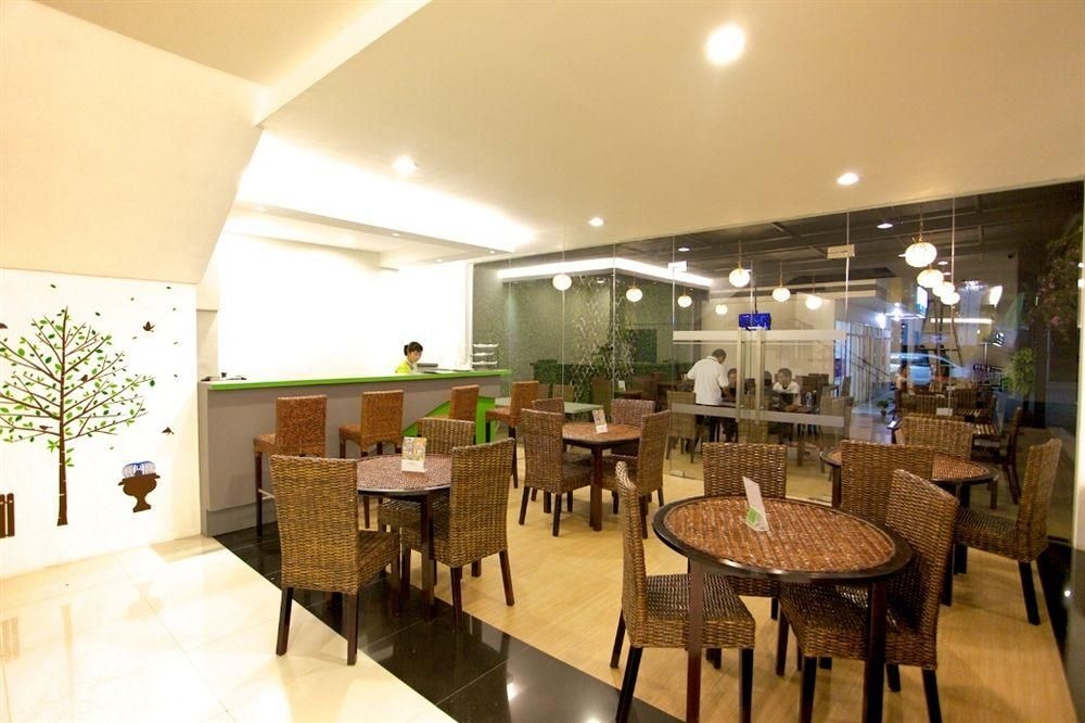 โรงแรมอาร์เบอร์ บิซ (Arbor Biz Hotel)0
