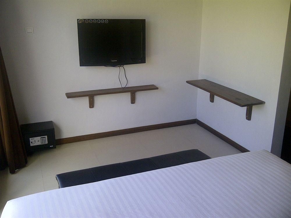 โรงแรมบอมบารา เซิร์ฟ แคมป์ (Bombora Surf Camp Hotel)3