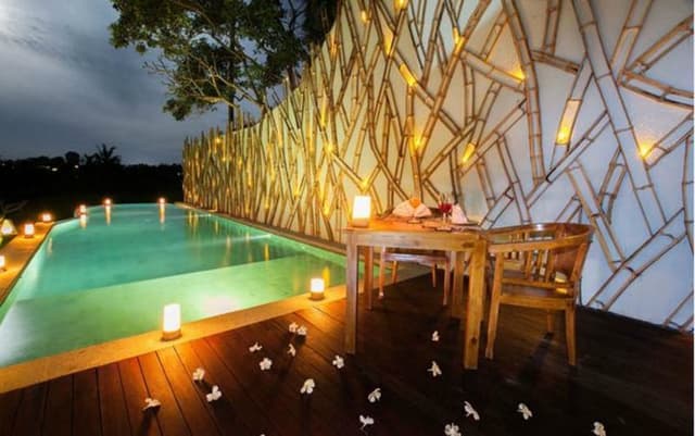 VILLA WITH PRIVATE POOL