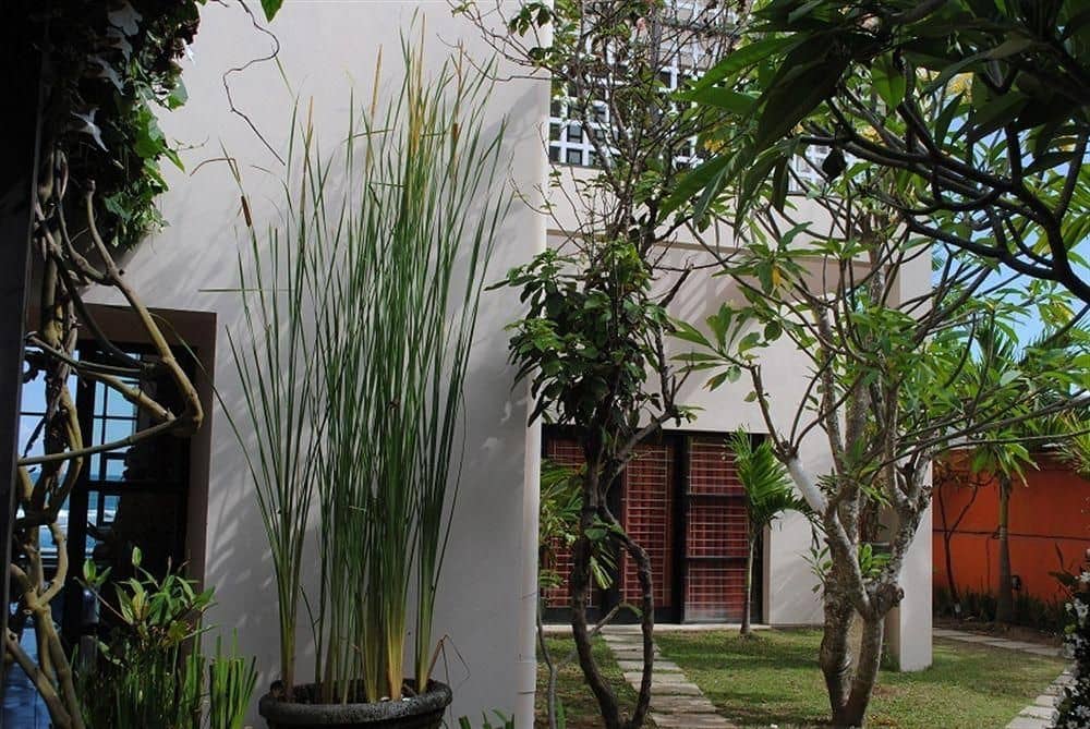 Suarti Resort, Villas & Gallery Suarti Resort, Villas & Gallery