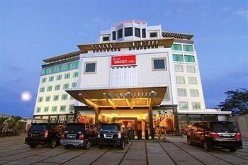 โรงแรมแกรนด์ รอคกี้ บูกิตติงกิ (Grand Rocky Hotel Bukittinggi)1