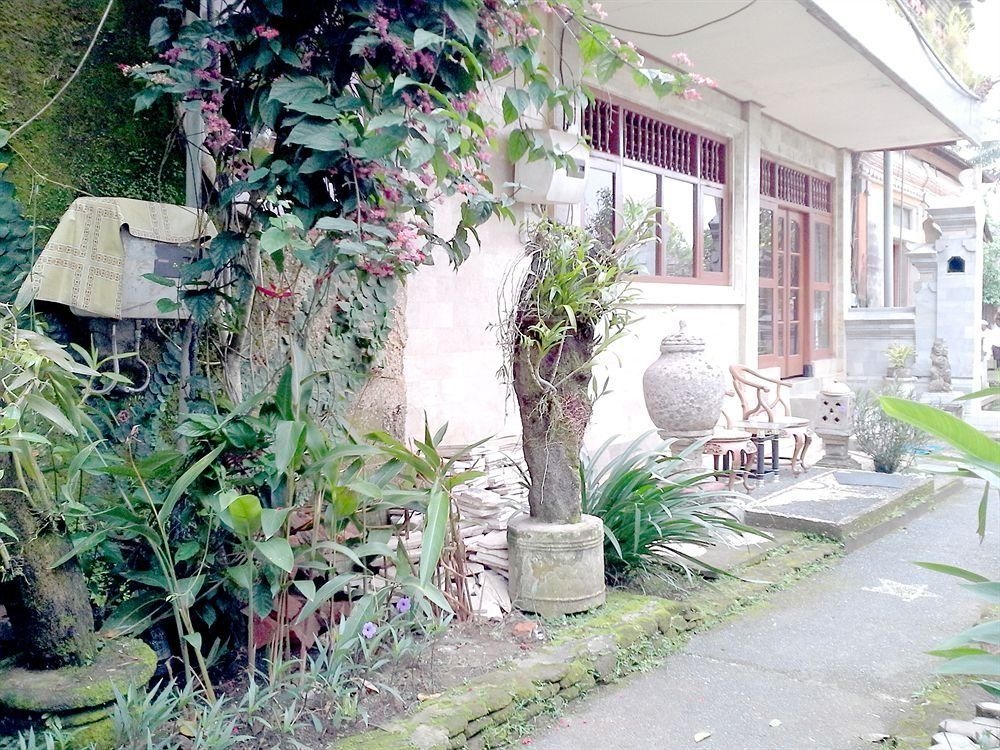 Oka Kartini Bungalows0