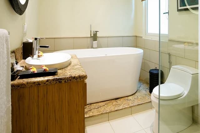 SUITE ONE BEDROOM