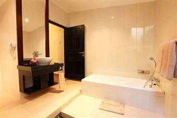 Coco Hotel1