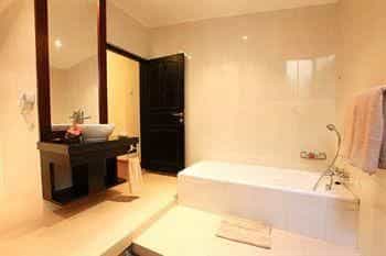 โรงแรมนาตยา ตานะห์ ลอต โรงแรมนาตยา ตานะห์ ลอต