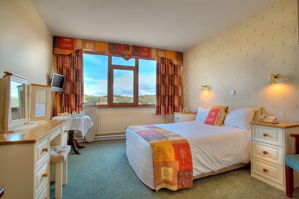 West County Hotel0