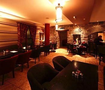 Coach House Hotel2
