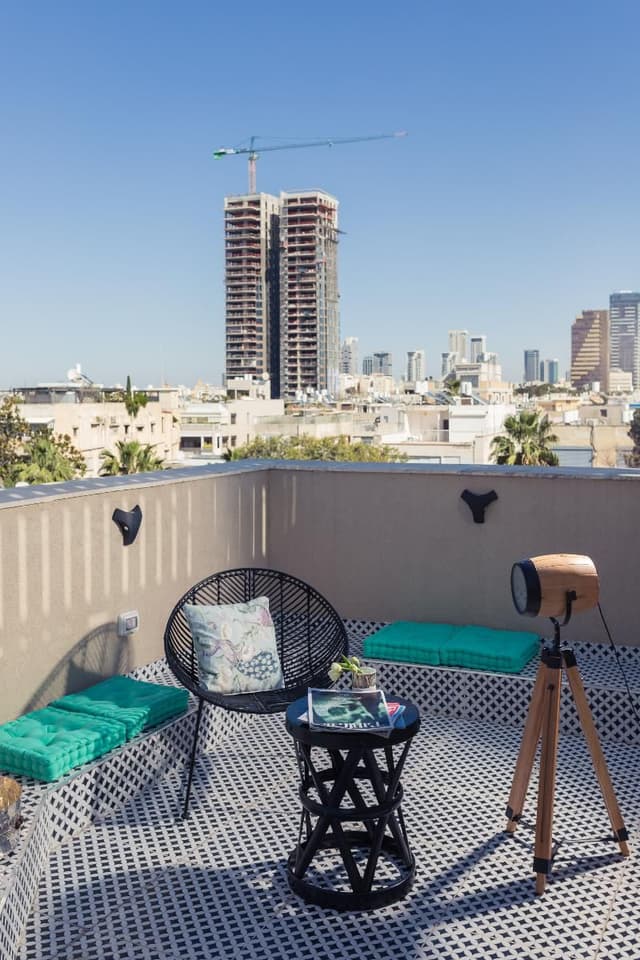 SUITE WITH TERRACE