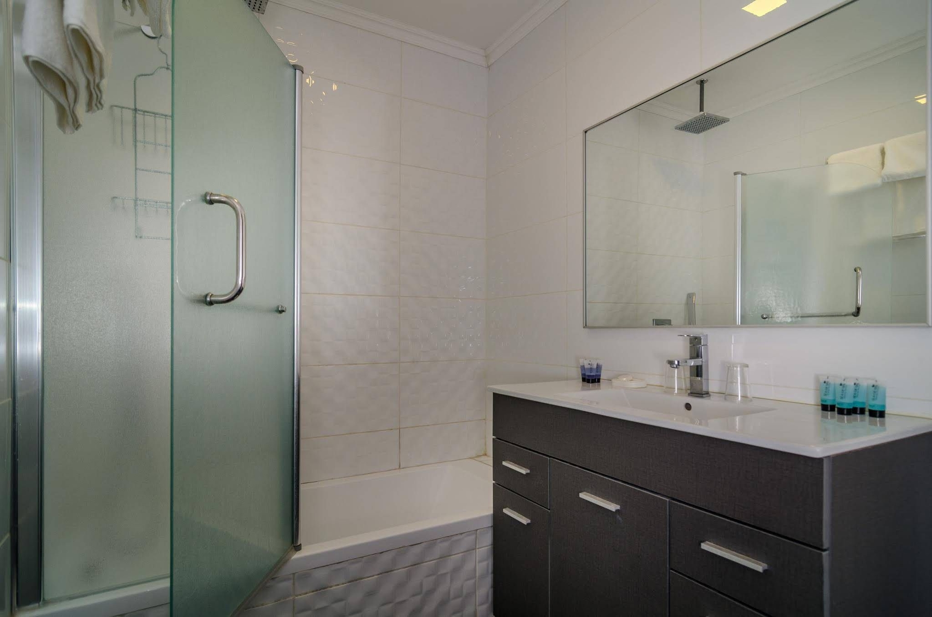 Golden Suites4