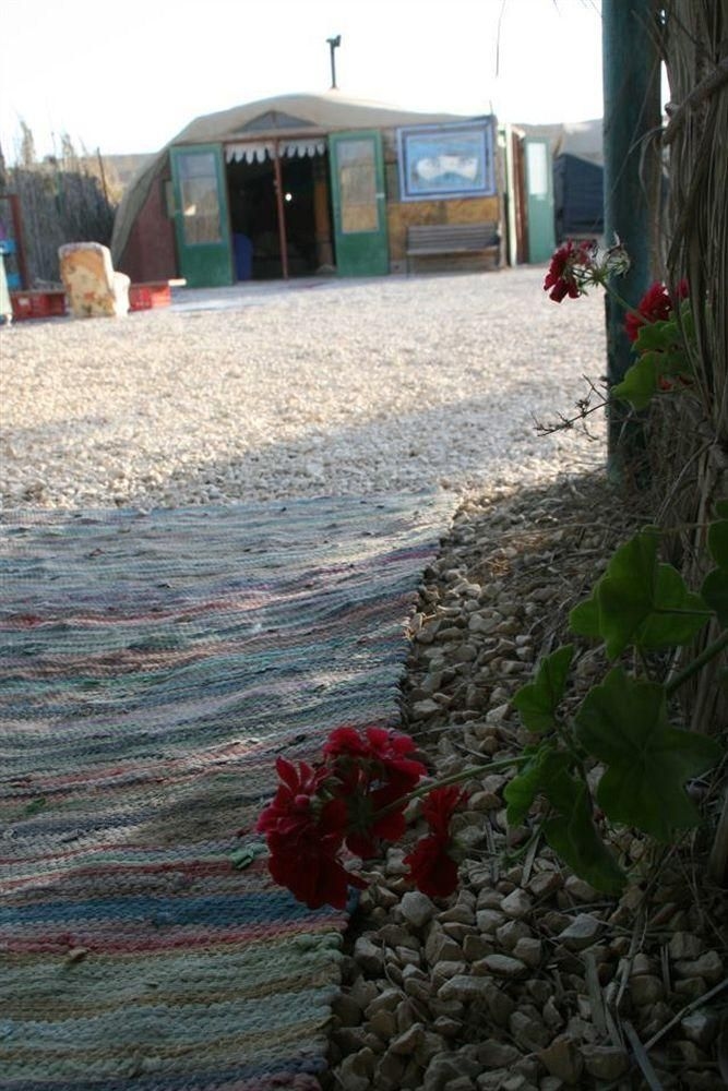 Silent Arrow Desert Lodge - Caravan Park2