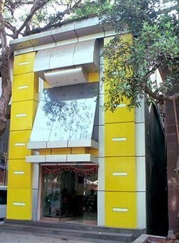 Hotel Rahi Plaza1
