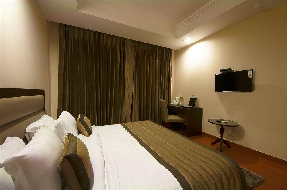 Hotel Aura, IGI Airport1
