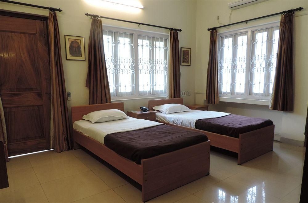 Emerald Residency2
