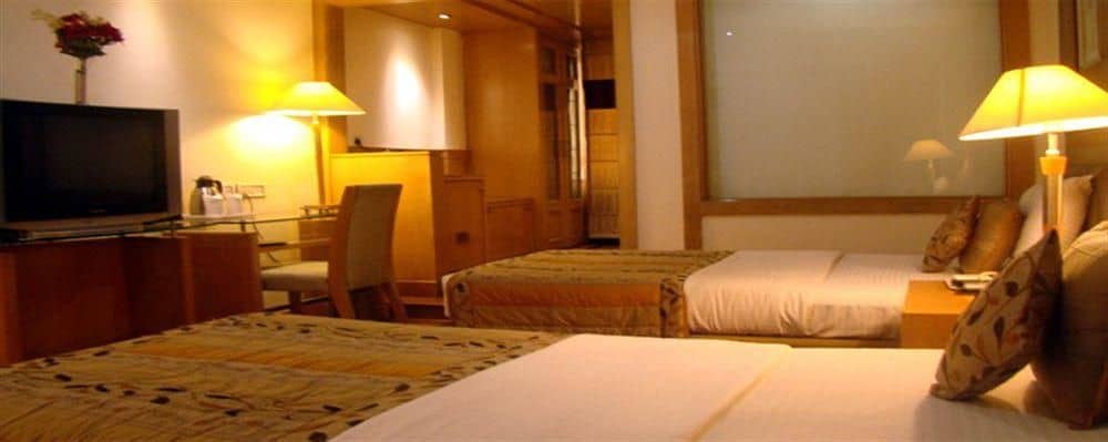 โรงแรมจีเวล พาเลส โรงแรมจีเวล พาเลส