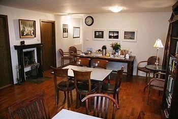 Husavik Guesthouse2