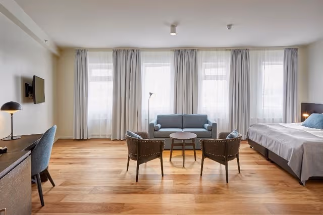 FAMILY ROOM STANDARD