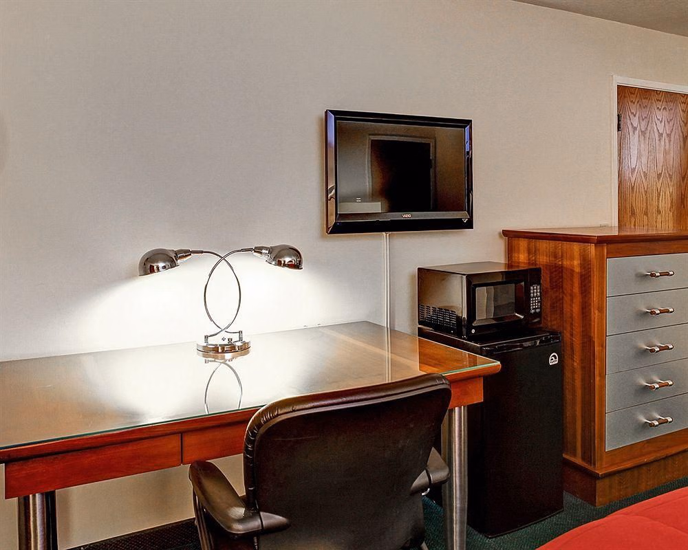 Rodeway Inn4