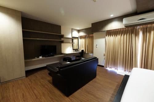 Deluxe Double Room with Pool Access