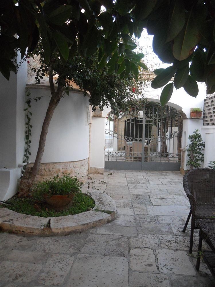 โรงแรมปาลุมโบ (Hotel Palumbo)3