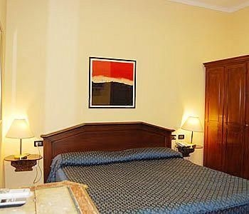 Hotel Enza0
