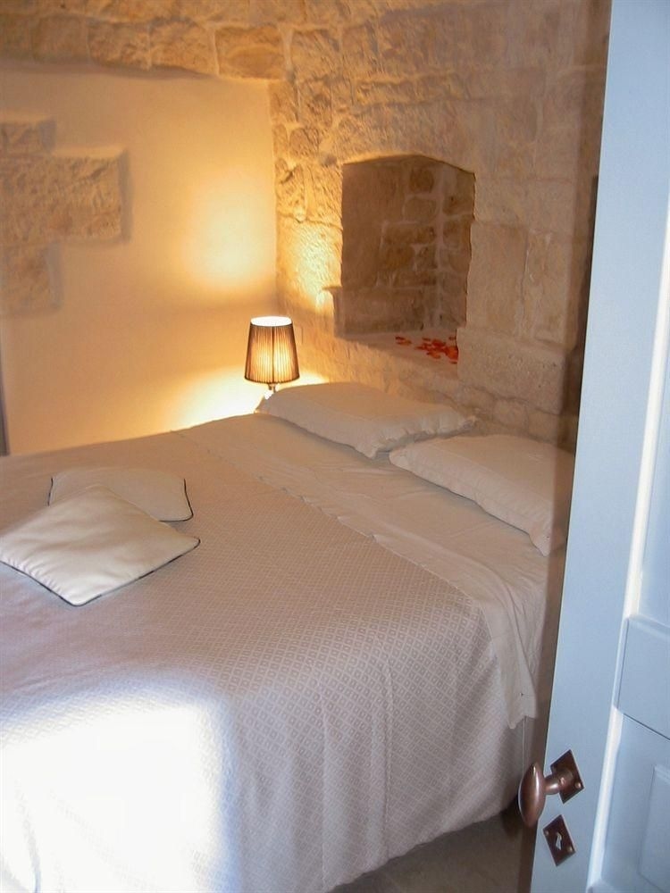 Trulli Gallo Rosso1