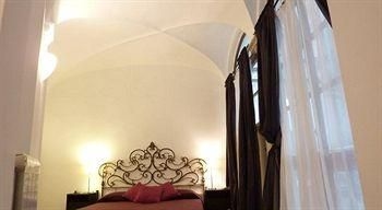 Surprising in Rome1