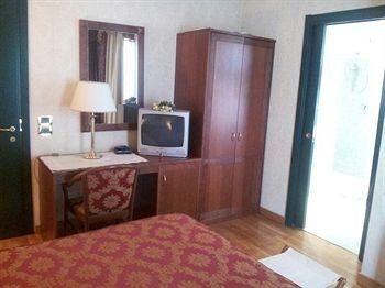 Hotel Villa Santa Teresa4