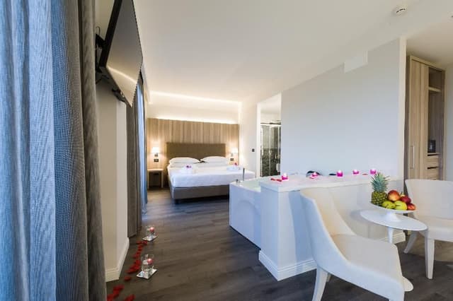 JUNIOR SUITE STANDARD