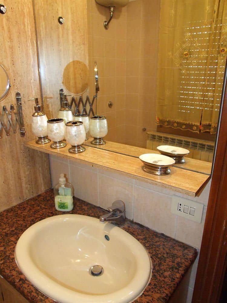 Domus Domiziana B&B Domus Domiziana B&B