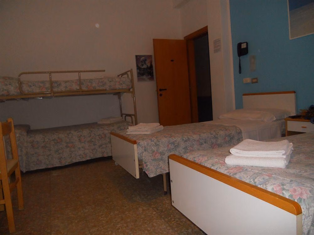 Hotel Pigalle1
