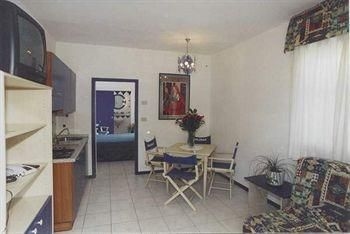 Apparthotel Holiday1