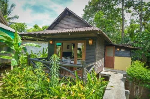 Deluxe Bungalow with Garden View