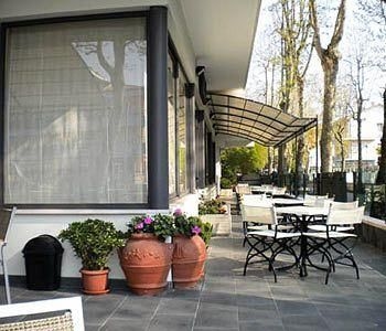 Hotel Prater0