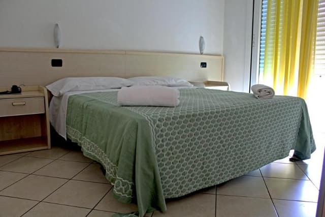 APARTMENT CAPACITY 6 TWO BEDROOMS