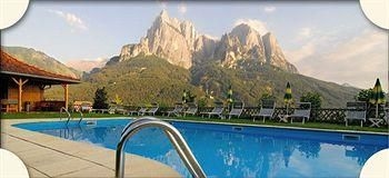 Silence & Schlosshotel Mirabell1