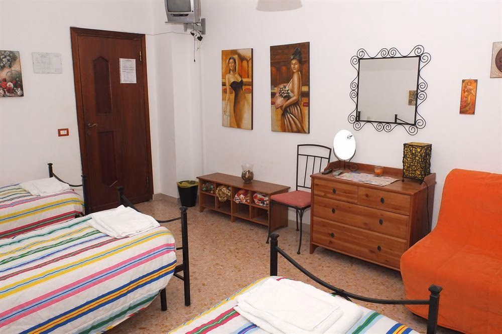 A Room For Holiday0