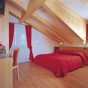Hotel Ai Zirmes1