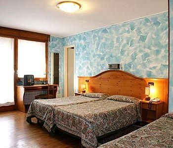 Hotel Holiday Debili4