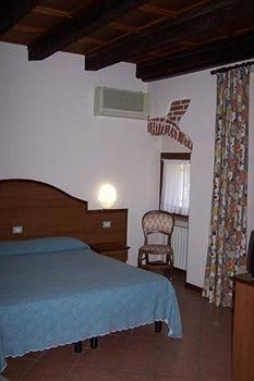 Hotel Cavour0