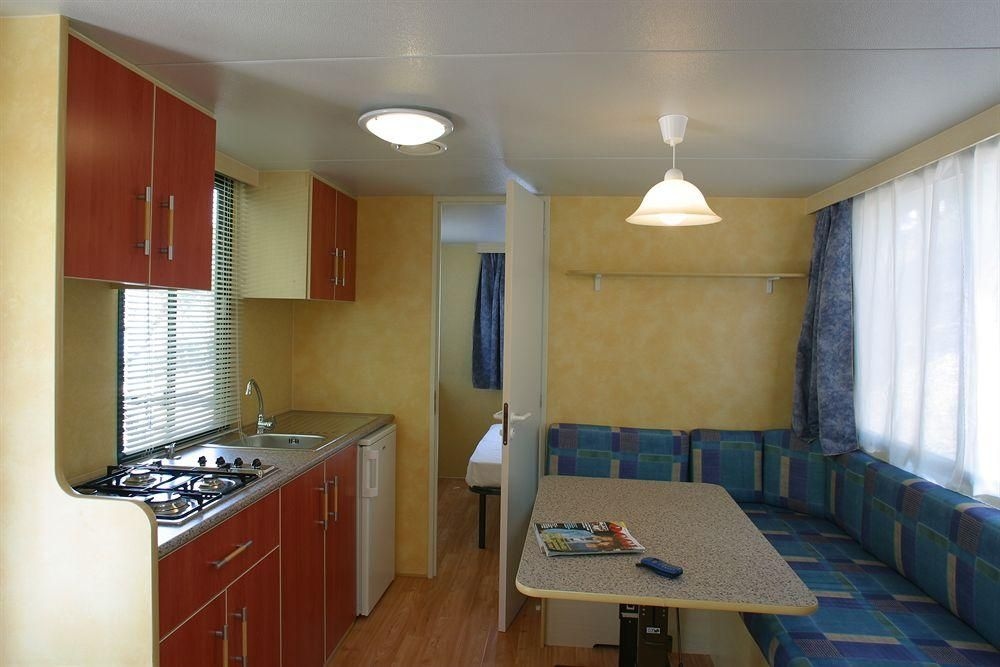 Camping Villaggio Baia e Cala Campi4