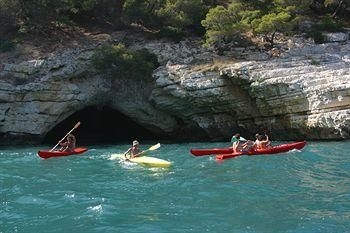 Camping Villaggio Baia e Cala Campi2