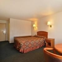 Orange Tustin Inn3