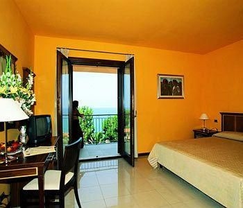 Hotel Santa Lucia0