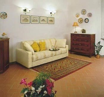 Florentia Apartments0