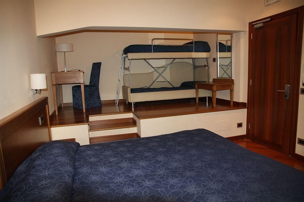 Hotel Iris2