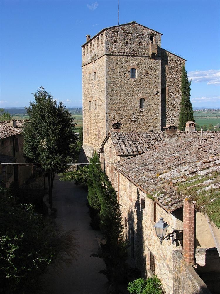 Castello del Poggiarello di Stigliano2