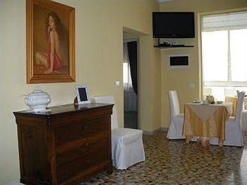 Five Roses Bed & Breakfast3