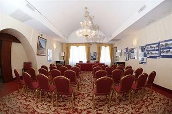 โรงแรมแกรนด์อินเตอร์เนชั่นแนล (Grande Albergo Internazionale)0