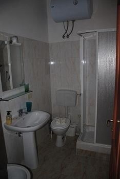 Deluxe Rooms4